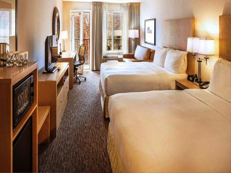 The Newberry Bend, Tapestry Collection By Hilton Bend